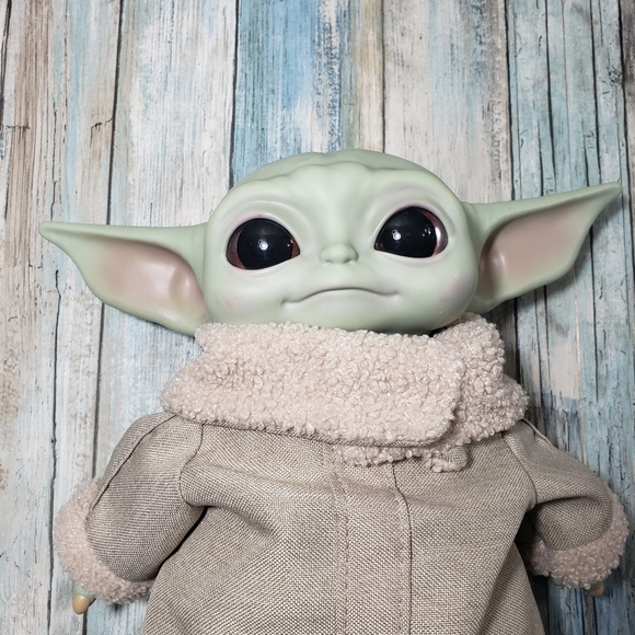 Star Wars The Mandalorian The child Plush Toy - Picture 3 of 11